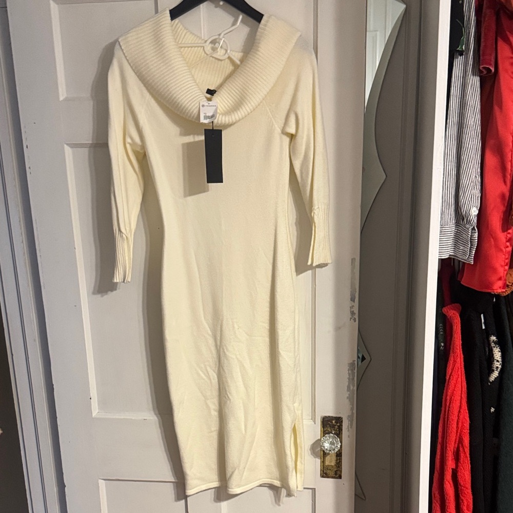 Versona Cream Long Sleeve Dress